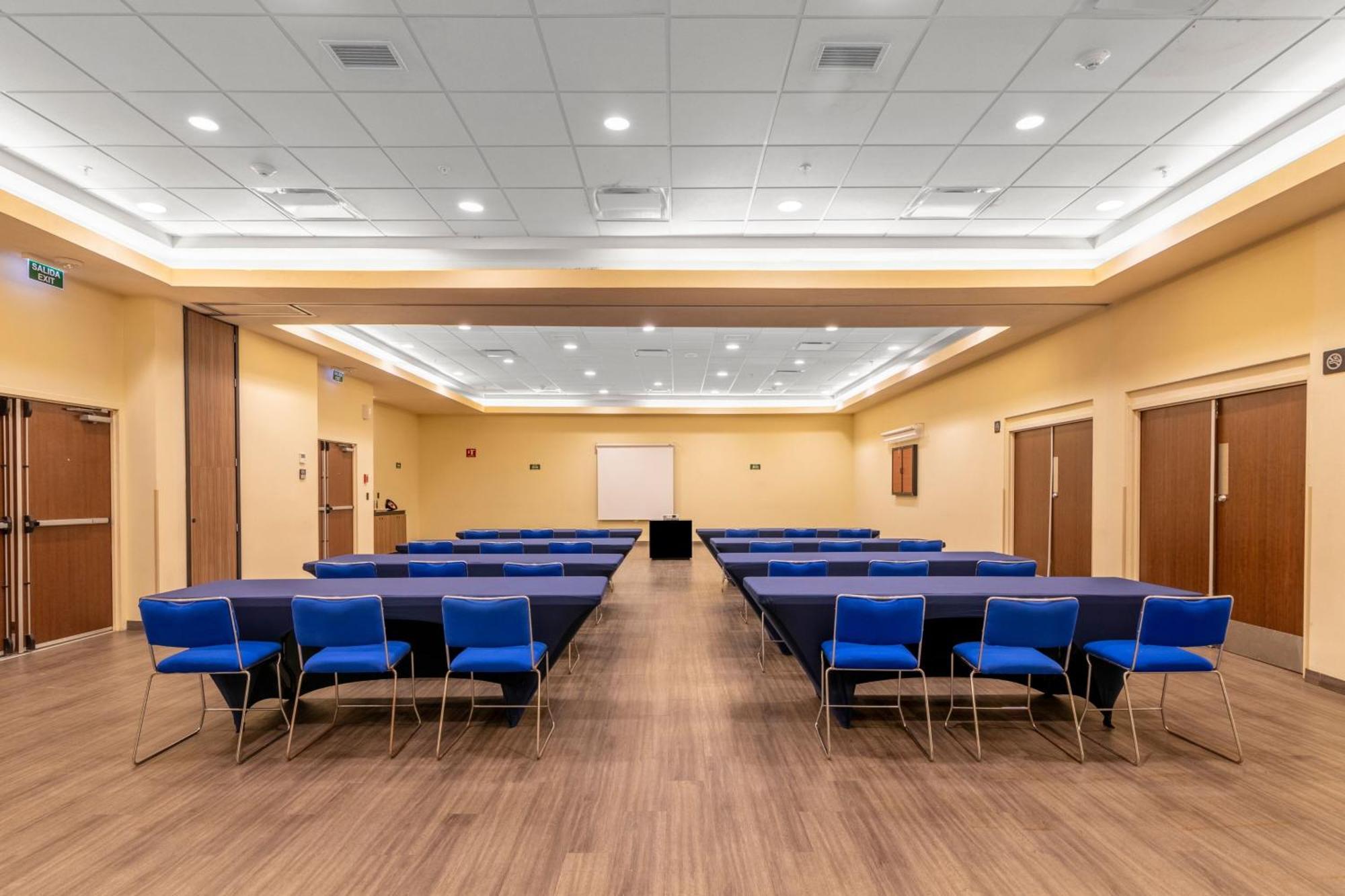 City Express By Marriott Ciudad Del Carmen Exterior photo