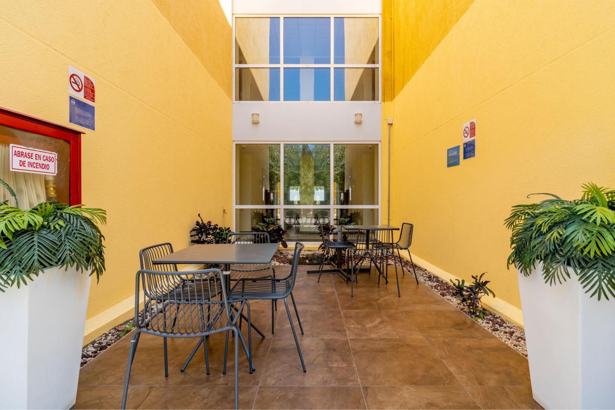 City Express By Marriott Ciudad Del Carmen Exterior photo