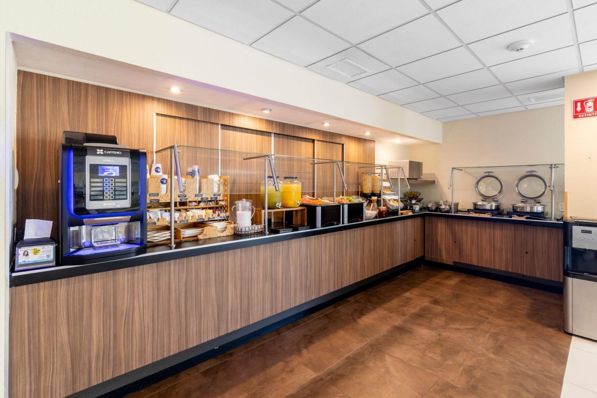 City Express By Marriott Ciudad Del Carmen Exterior photo