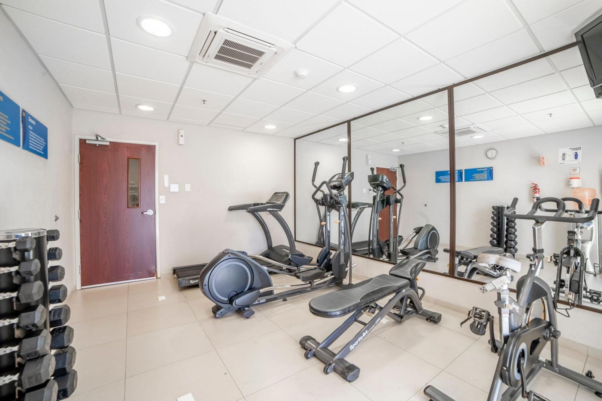 City Express By Marriott Ciudad Del Carmen Exterior photo