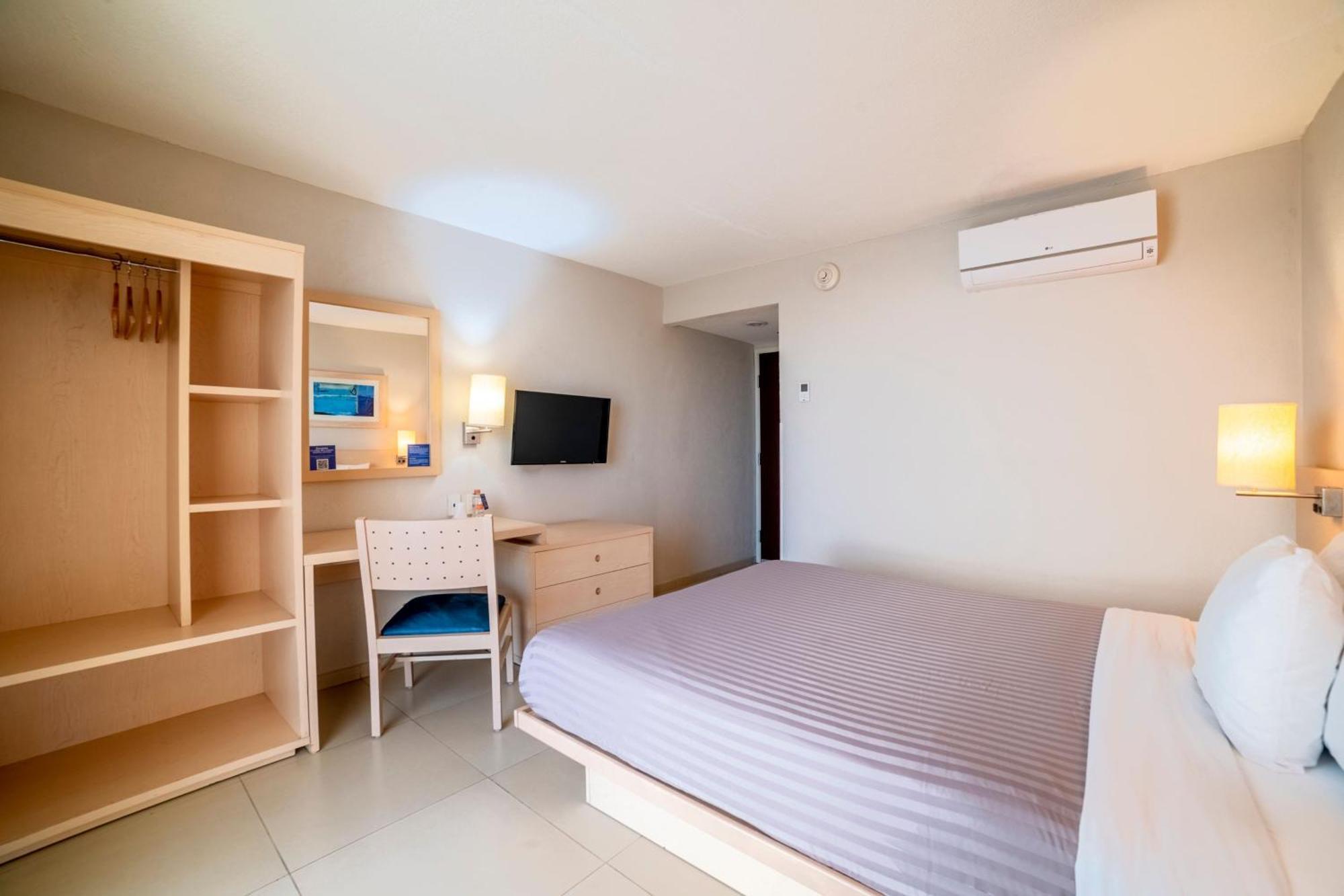 City Express By Marriott Ciudad Del Carmen Exterior photo